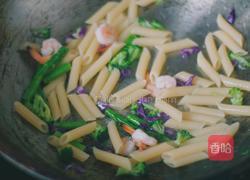 奶油虾仁芦笋面的做法图解5