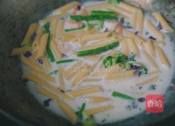 奶油虾仁芦笋面的做法图解6