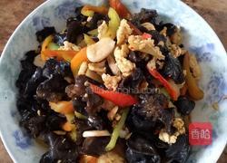 木耳炒鸡蛋的做法图解1