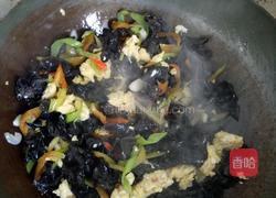 木耳炒鸡蛋的做法图解9