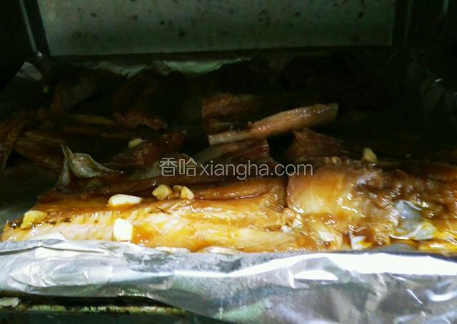 烤箱先预热，180度上下火烤三十分钟左右，具体根据自家烤箱来定
