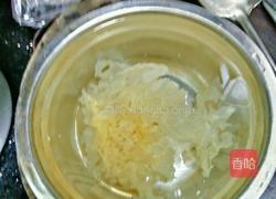 木瓜雪耳海底椰炖排骨汤的做法图解1