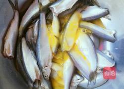 油炸小鱼的做法图解3