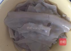 土豆粉皮焖鸡的做法图解1