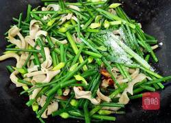 韭菜苔炒鸭肠的做法图解11