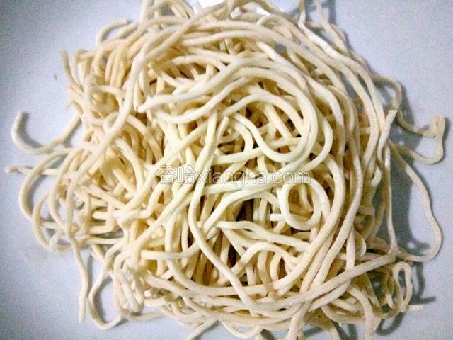 准备材料、面条