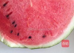 鲜榨西瓜汁的做法图解1