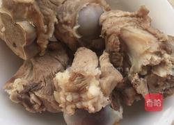 玉米冬瓜山药筒骨汤的做法图解2