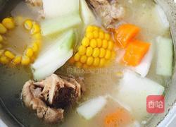 玉米冬瓜山药筒骨汤的做法图解7