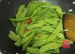 蒜炒荷兰豆的做法图解4