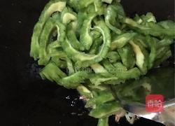 苦瓜炒蛋的做法图解5