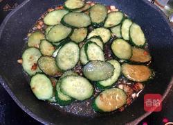 蒜香黄瓜片的做法图解6