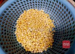 三色炒玉米的做法图解1