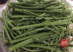 烧腩炒龙须菜的做法图解2