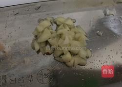 烧腩炒龙须菜的做法图解3