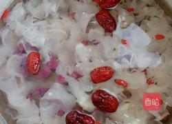 紫薯银耳百合粥的做法图解5