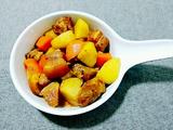 土豆胡萝卜炖五花肉的做法[图]