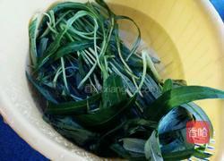 虾酱蚝油炒空心菜 虾酱炒通菜的做法图解1