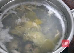 蛤蜊瘦肉汤的做法图解2