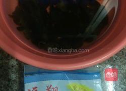 云耳炒鲜百合的做法图解1