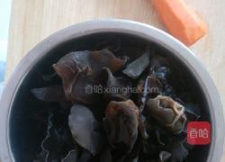 木耳炒肉的做法图解1
