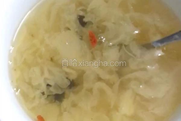 桃胶银耳羹