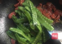 荷兰豆炒甜肠的做法图解6