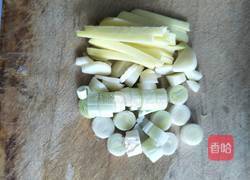 青椒炒大肠的做法图解2