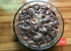 猪肝炒芹菜的做法图解2