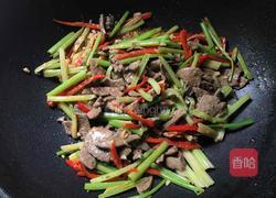猪肝炒芹菜的做法图解9