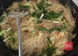 猪蹄炒米粉的做法图解6