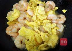 虾仁炒鸡蛋的做法图解8