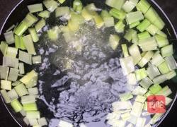 西芹榨菜肉沫的做法图解1