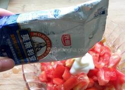 酸奶拌番茄的做法图解2