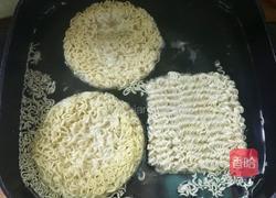 炒泡面的做法图解2