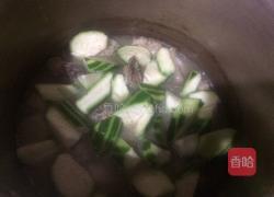 丝瓜排骨淮山汤的做法图解7