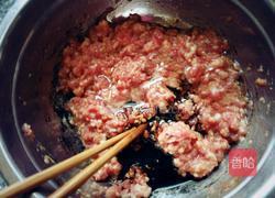 牛肉芹菜饺子的做法图解2