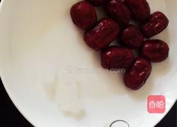 红枣银耳汤的做法图解1