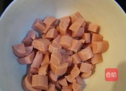 火腿胡萝卜什锦丁炒玉米的做法图解2