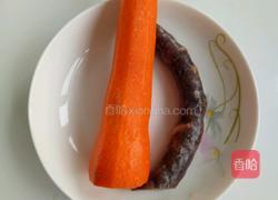 腊肠炒荷兰豆的做法图解2