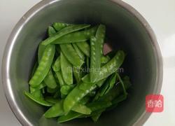 腊肠炒荷兰豆的做法图解5