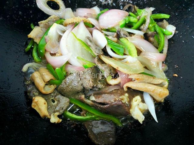翻炒均匀入味即可出锅