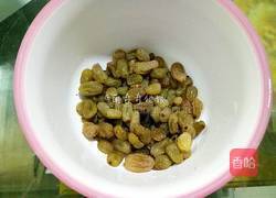 葡萄干蛋糕卷的做法图解2