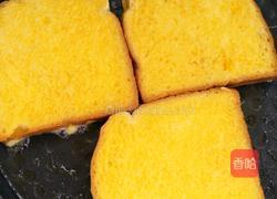 鸡蛋面包片的做法图解3