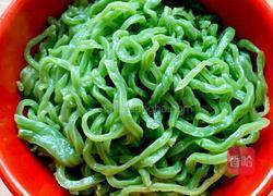 手擀菠菜面的做法图解6