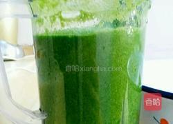 手擀菠菜面的做法图解1