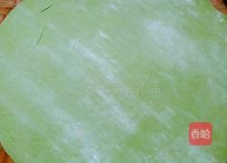 手擀菠菜面的做法图解4