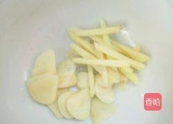 双椒炒肥肠的做法图解5