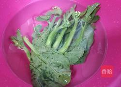 猪油渣炒芥兰的做法图解1