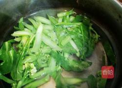 猪油渣炒芥兰的做法图解3